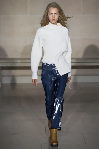 Look 28